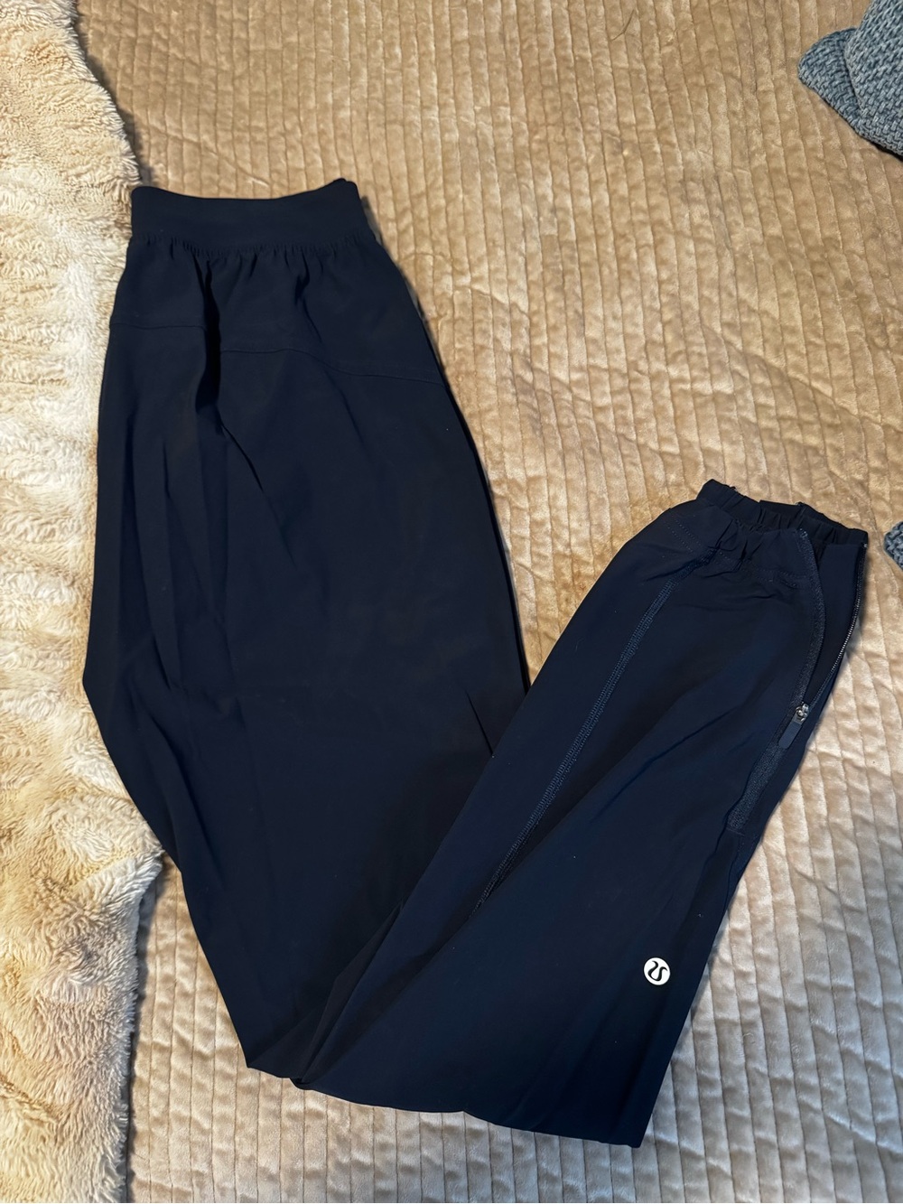 lululemon athletica women’s navy Athletic Joggers